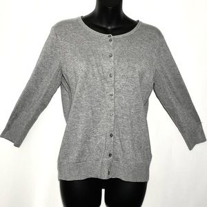 Ellen Tracy Classic botton up Cardigan sweater in Gray